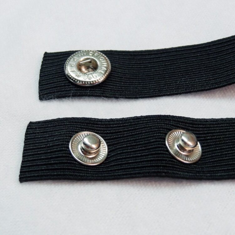 Elastic straps with fasteners.